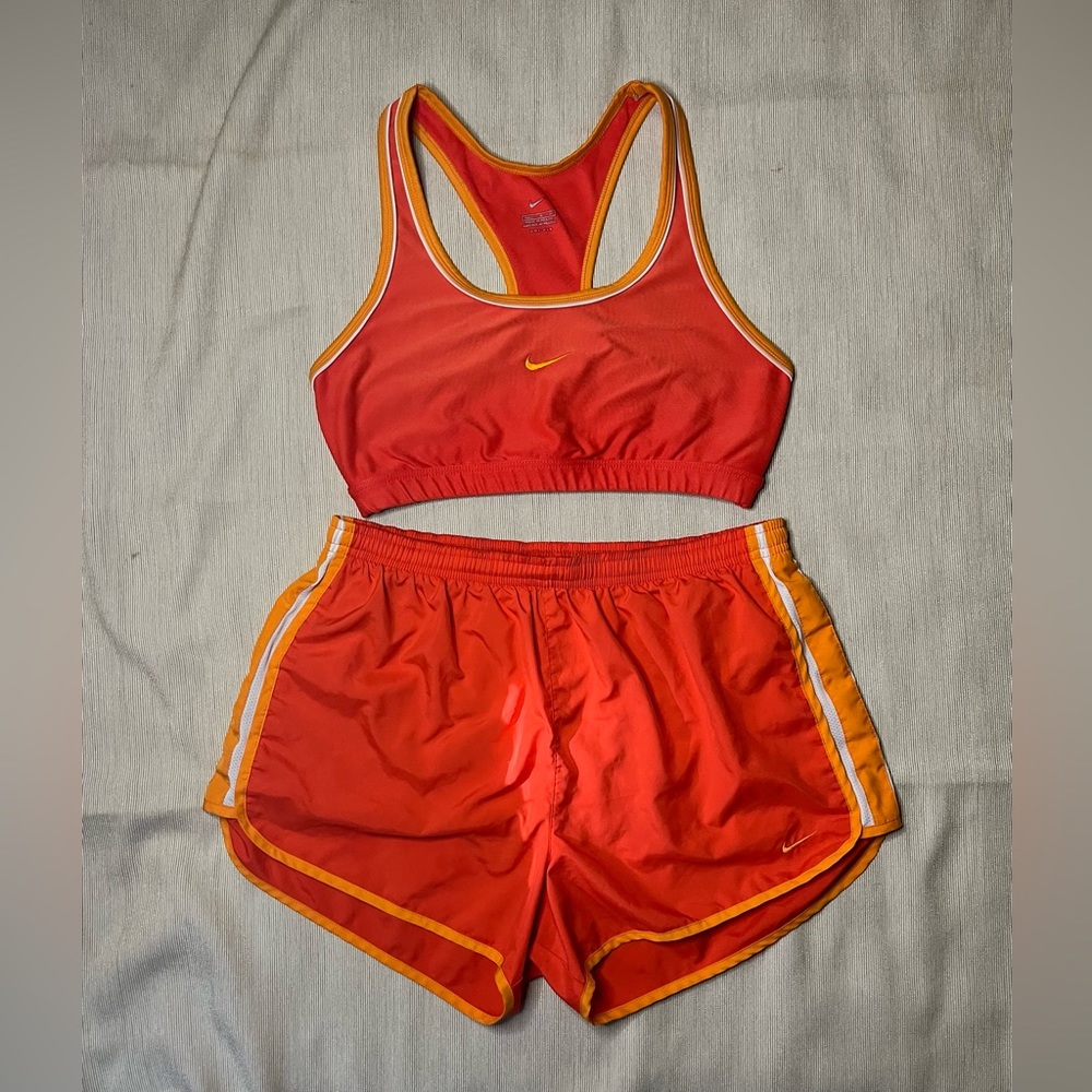 Nike set sports bra and shorts size M
